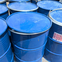 厂里700多个铁桶处理