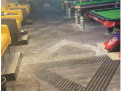 台球室400多平地毯处理