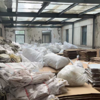 厂里每个月两吨多废纸盒处理