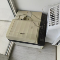 一台打印机及几十个塑料桶等废品处理
