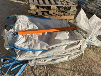 公司每个月5000-10000多条完好吨袋处理