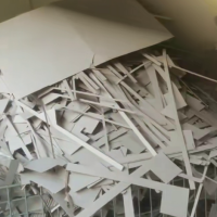 厂里每月四吨左右废纸处理