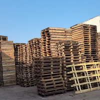 每个月10000多个木托盘处理