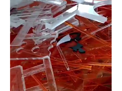 厂里每个月10多吨亚克力废料处理