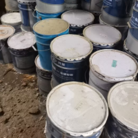 三百多桶过期油漆处理