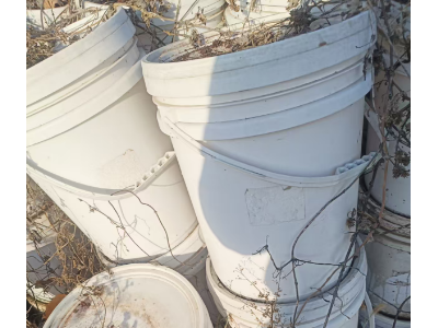 公司两百多桶库存水性精油处理