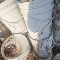 公司两百多桶库存水性精油处理