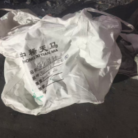 厂里每个月五千多条吨袋处理