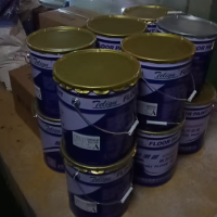 600多公斤工程剩余油漆、固化剂处理