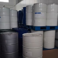 一两百个铁桶、大蓝桶处理