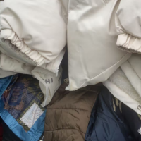 几万件库存服装处理